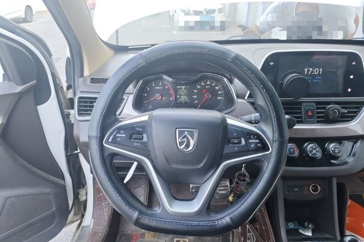 Used Baojun 310W 2017 1.5L Manual Fashion Edition China VI Steering Wheel