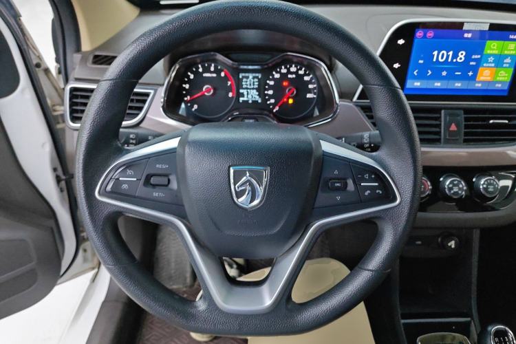 Used Baojun 310W 2017 1.5L Manual Fashion Edition China VI Steering Wheel