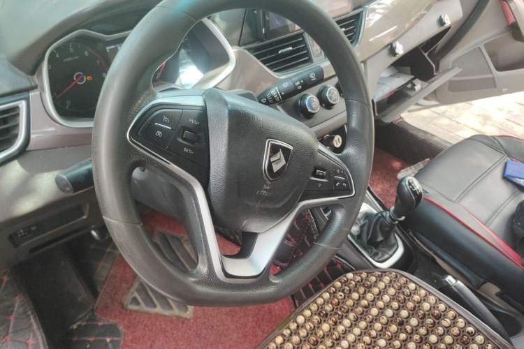 Used Baojun 310W 2017 1.5L Manual Fashion Edition China VI Steering Wheel