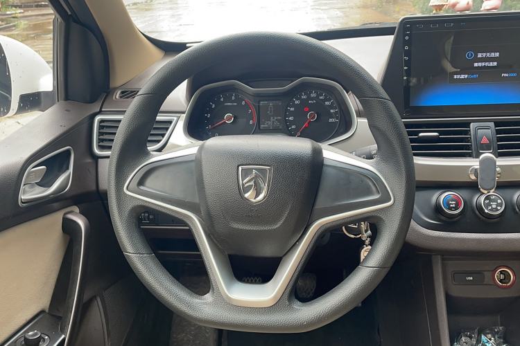 Used Baojun 310W 2017 1.5L Manual Comfort Version China VI Emission Standard Steering Wheel