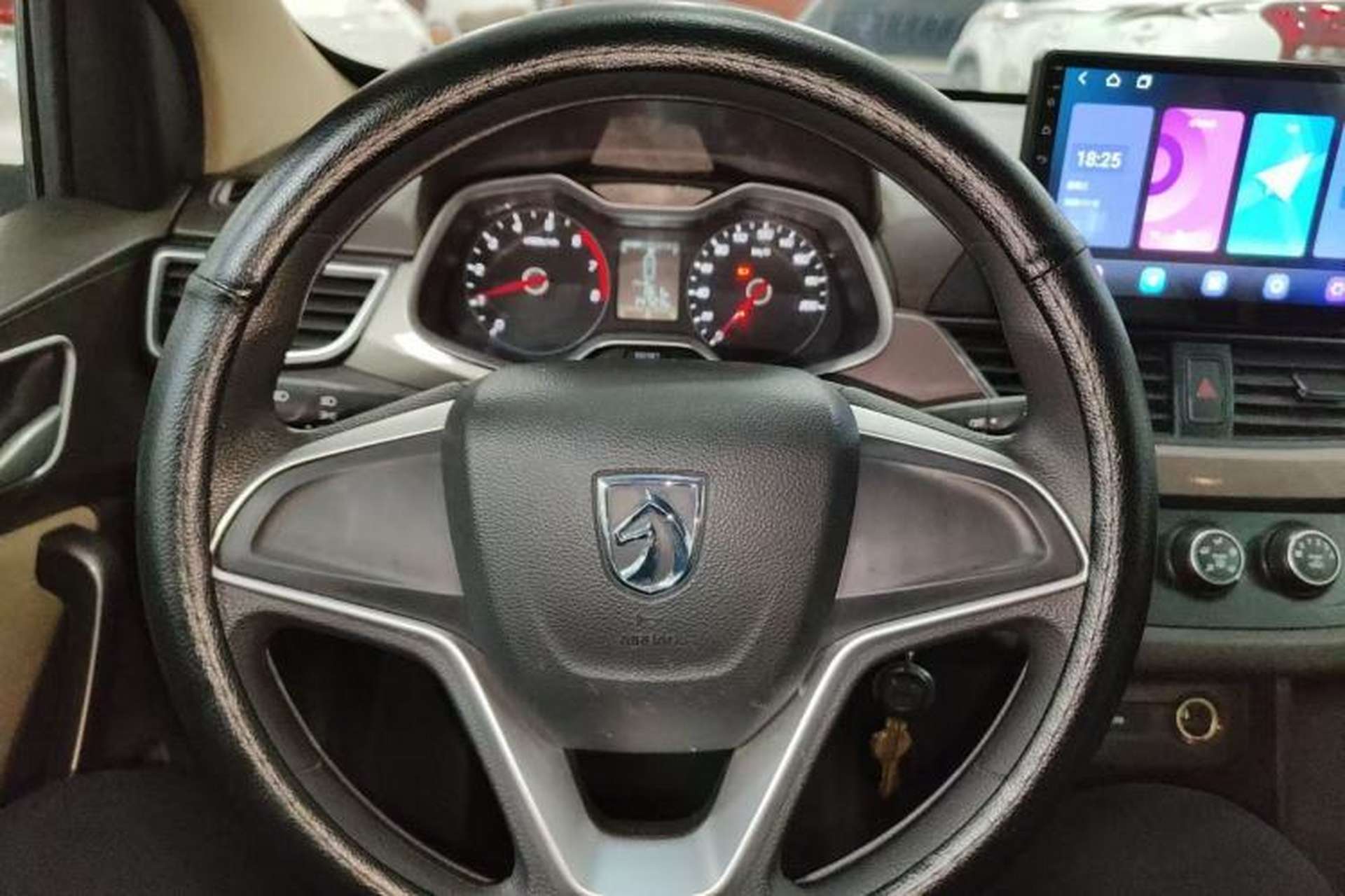 Used Baojun 310W 2017 1.5L Manual Comfort Version China VI Emission Standard Steering Wheel