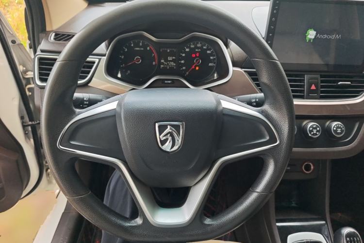 Used Baojun 310W 2017 1.5L Manual Comfort Version China V Steering Wheel