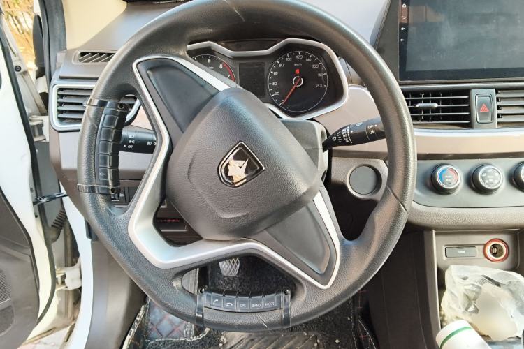 Used Baojun 310W 2017 1.5L Manual Comfort Version China V Steering Wheel