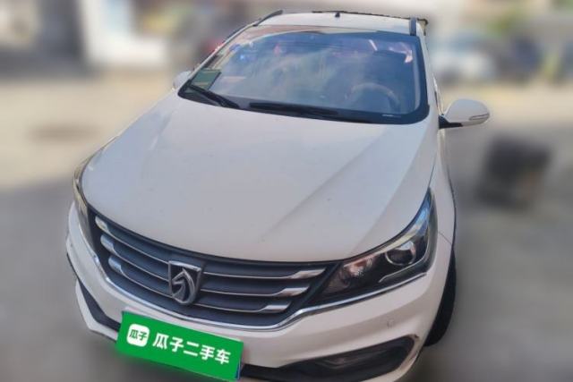 Used Baojun 310W 2017 1.5L Manual Fashion Model China V
