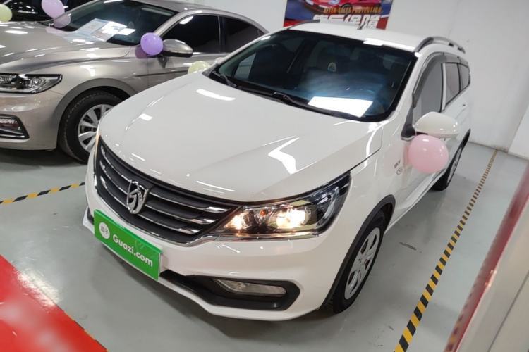 Used Baojun 310W 2017 1.5L Manual Comfort Version China V Guazi used car, China used car export, Used car for sale, Used cars, Cheapest cars for sale