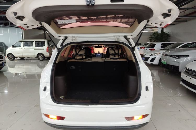 Used Baojun 310W 2017 1.5L Manual Comfort Version China V Trunk