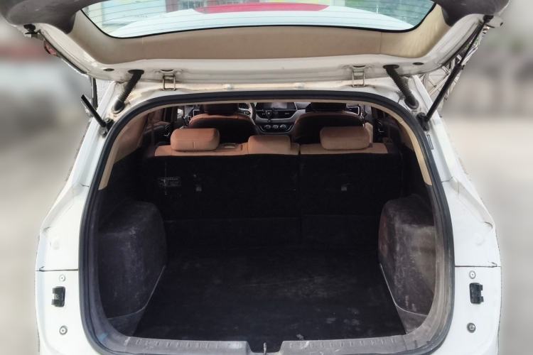 Used Baojun 310W 2017 1.5L Manual Fashion Model China V Trunk