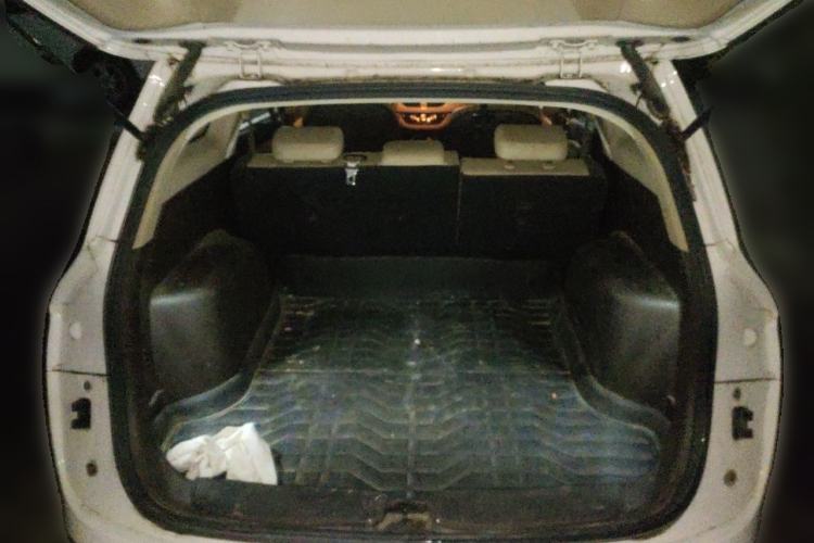 Used Baojun 310W 2017 1.5L Manual Fashion Model China V Trunk