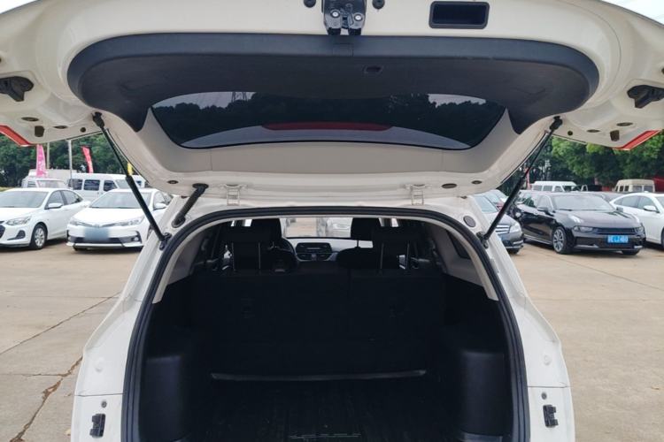 Used Baojun 310W 2017 1.2L Manual Value Edition China V Trunk
