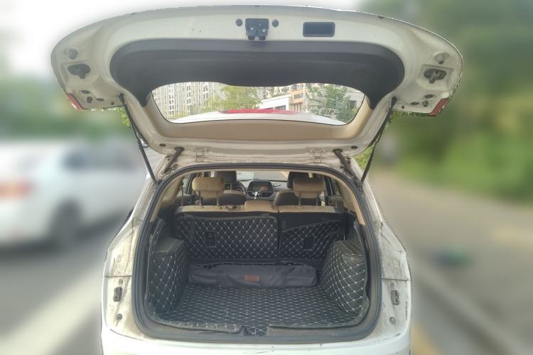 Used Baojun 310W 2017 1.5L Manual Luxury Edition China V Trunk