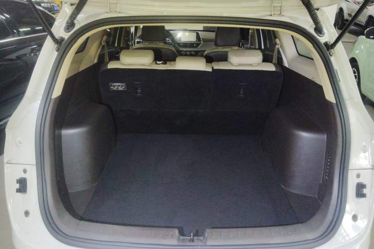Used Baojun 310W 2017 1.5L Manual Fashion Edition China VI Trunk