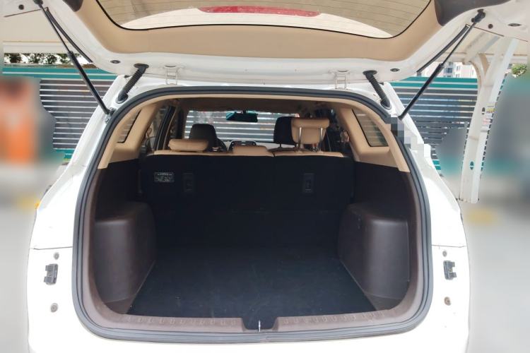 Used Baojun 310W 2017 1.5L Manual Fashion Model China V Trunk