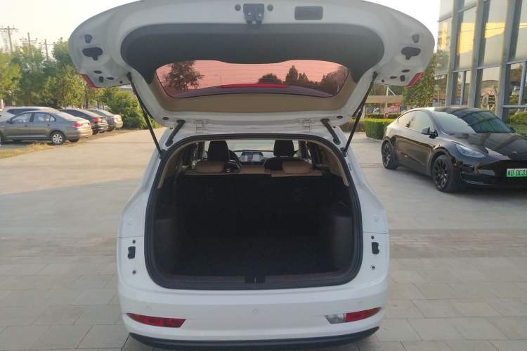 Used Baojun 310W 2017 1.5L Manual Fashion Edition China VI Trunk