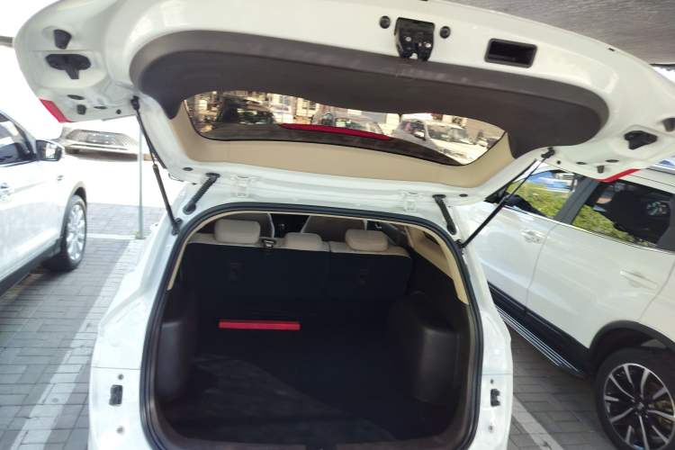 Used Baojun 310W 2017 1.5L Manual Comfort Version China V Trunk