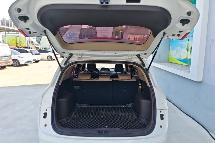 Used Baojun 310W 2017 1.5L Manual Fashion Model China V Trunk