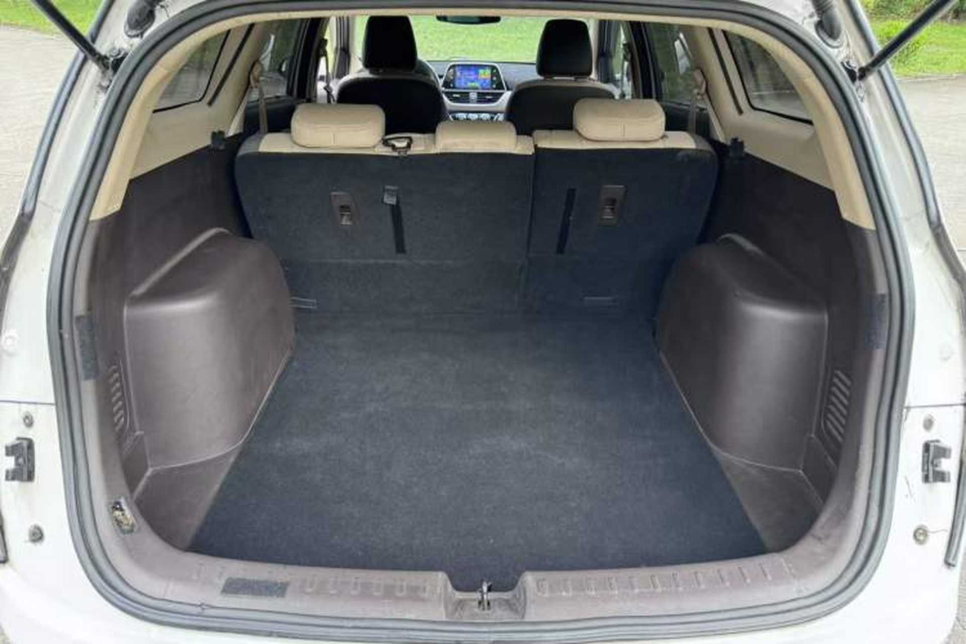 Used Baojun 310W 2017 1.5L Manual Fashion Model China V Trunk