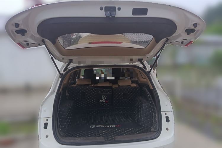 Used Baojun 310W 2017 1.5L Manual Fashion Model China V Trunk