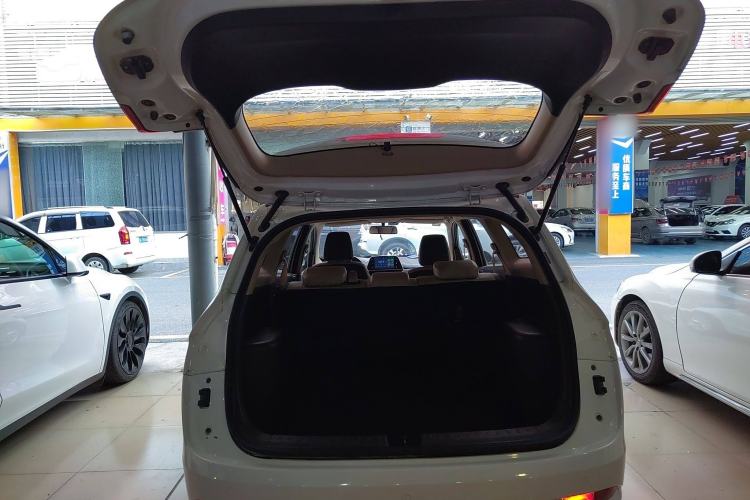 Used Baojun 310W 2017 1.5L Manual Fashion Edition China VI Trunk