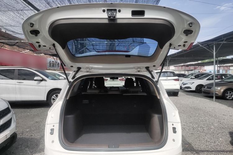 Used Baojun 310W 2017 1.5L Manual Fashion Edition China VI Trunk