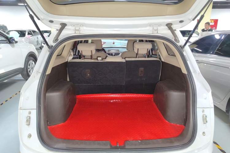 Used Baojun 310W 2017 1.5L Manual Comfort Version China V Trunk