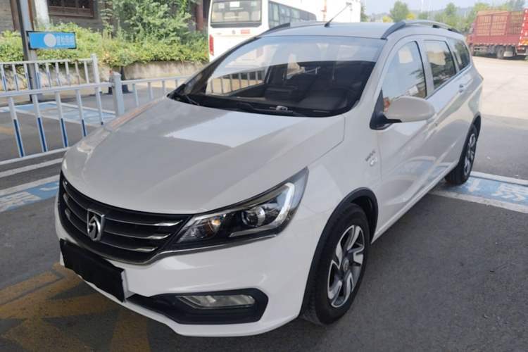 Used Baojun 310W 2017 1.5L Manual Comfort Version China VI Emission Standard Guazi used car, China used car export, Used car for sale, Used  cars, Cheapest cars for sale