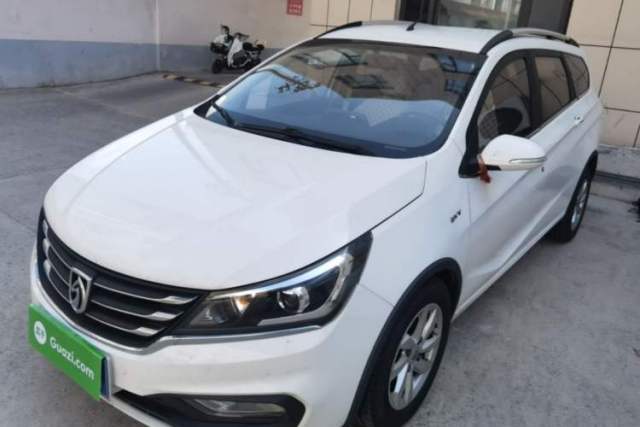 Used Baojun 310W 2017 1.5L Manual Fashion Model China V