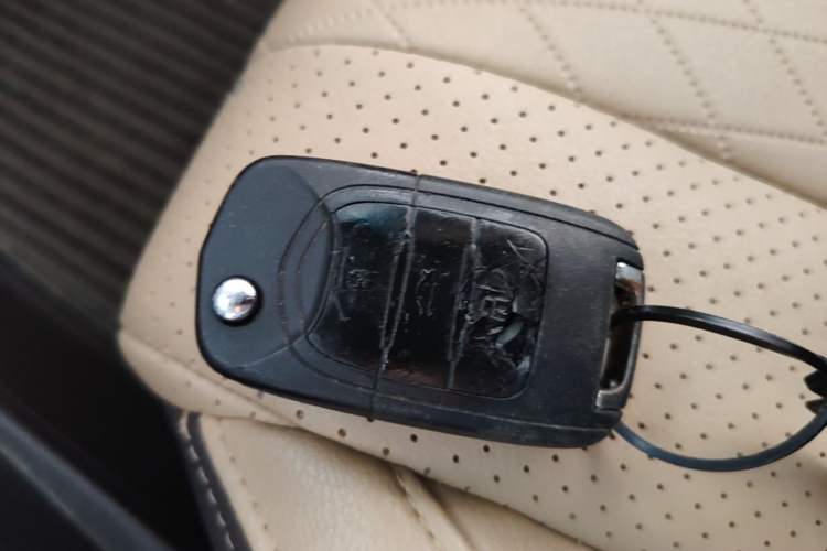Used Baojun 310W 2017 1.5L Manual Fashion Model China V Vehicle Key