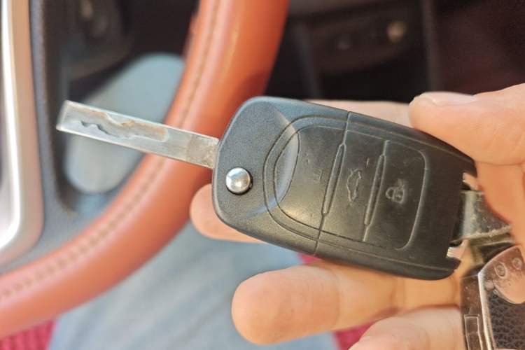Used Baojun 310W 2017 1.5L Manual Comfort Version China VI Emission Standard Vehicle Key