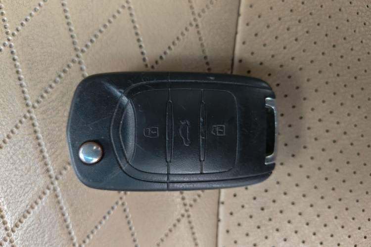 Used Baojun 310W 2017 1.5L Manual Fashion Model China V Vehicle Key