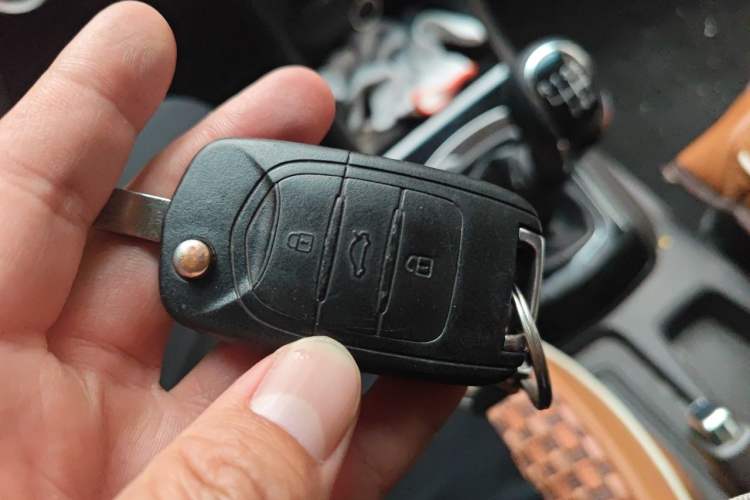 Used Baojun 310W 2017 1.5L Manual Fashion Model China V Vehicle Key