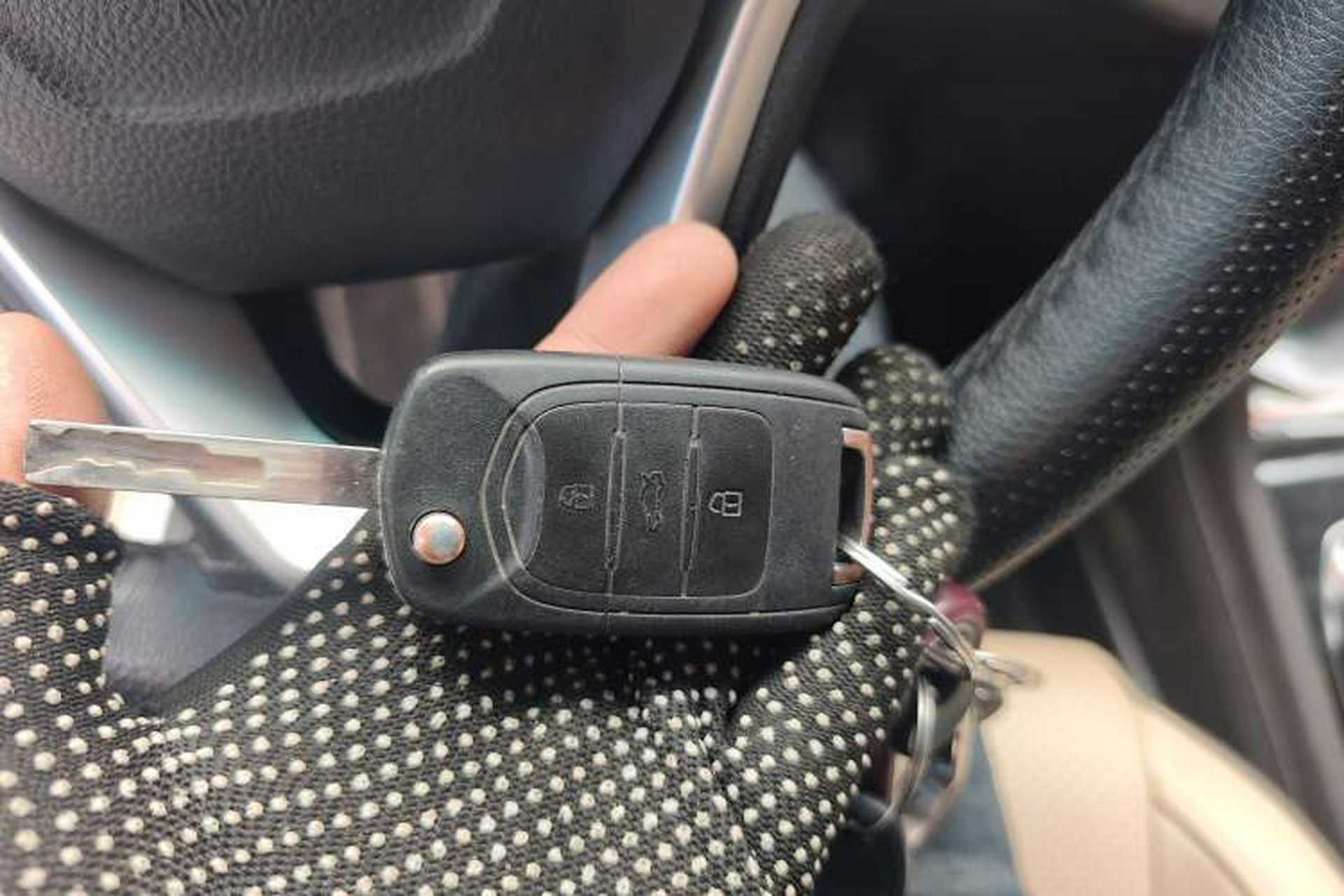 Used Baojun 310W 2017 1.5L Manual Fashion Model China V Vehicle Key