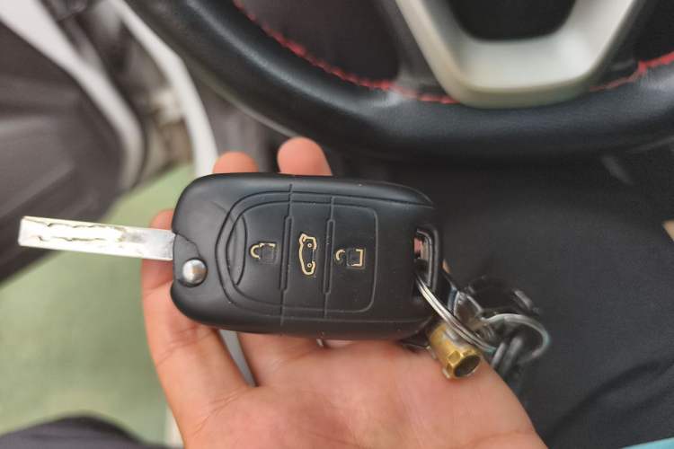 Used Baojun 310W 2017 1.5L Manual Fashion Model China V Vehicle Key