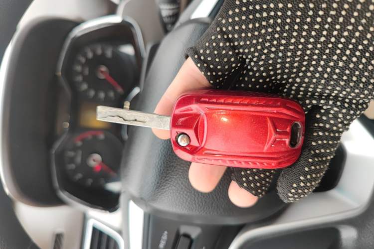 Used Baojun 310W 2017 1.5L Manual Fashion Model China V Vehicle Key