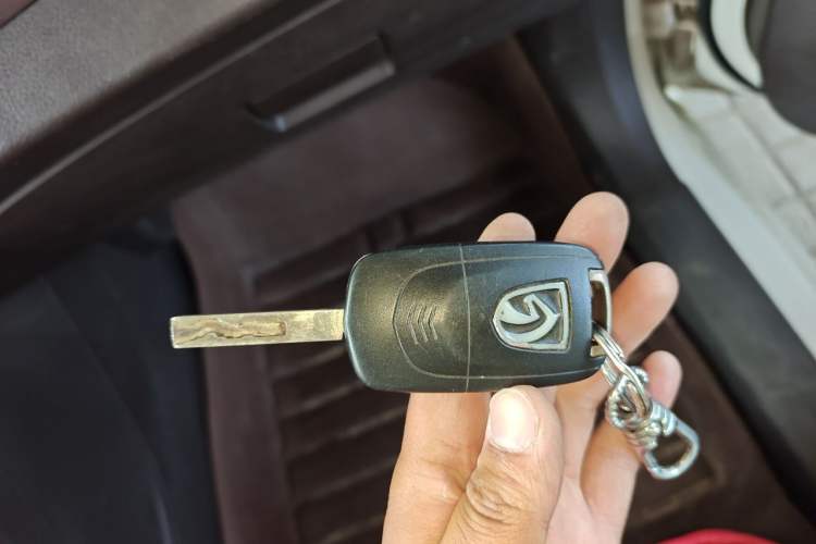 Used Baojun 310W 2017 1.5L Manual Comfort Version China VI Emission Standard Vehicle Key