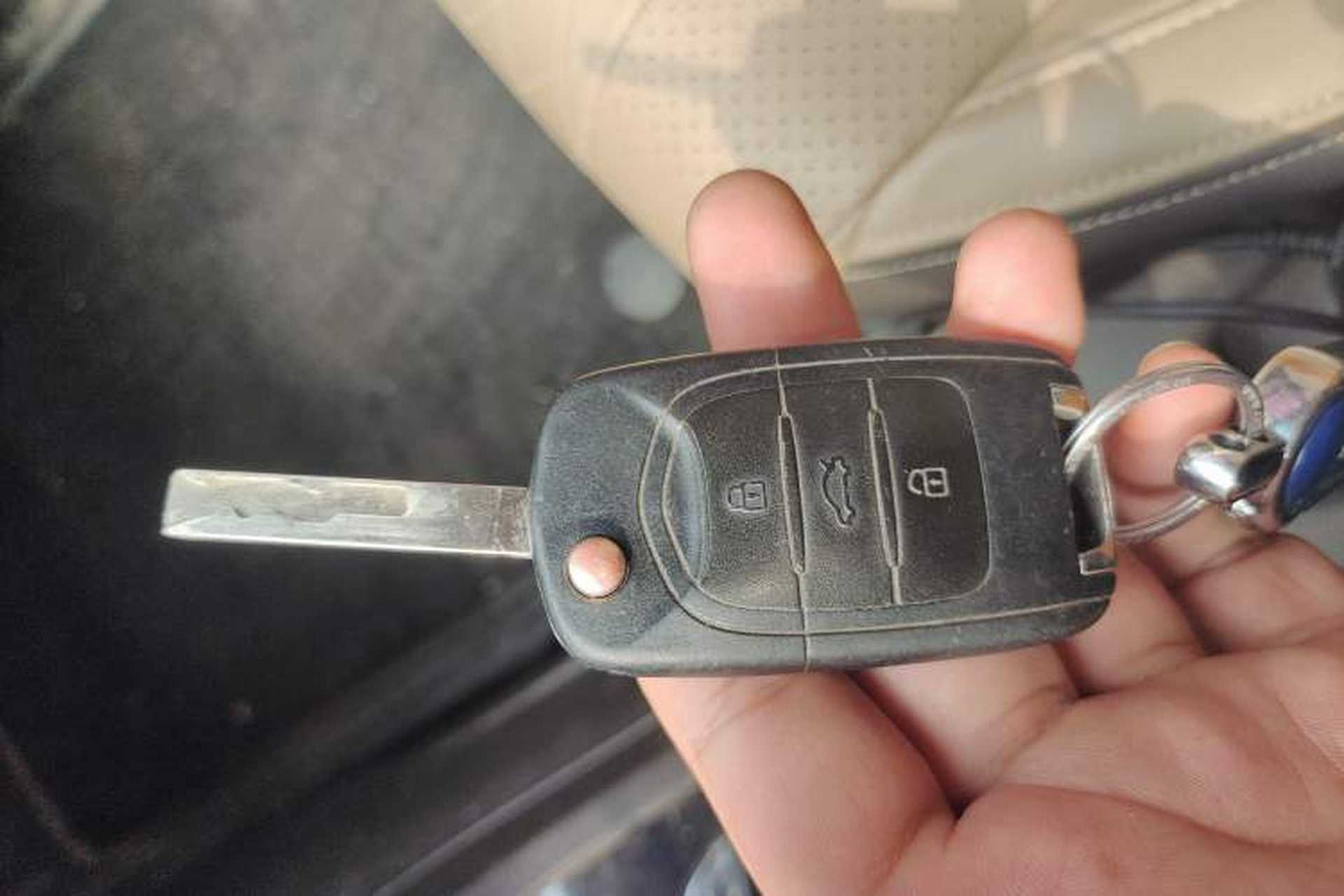 Used Baojun 310W 2017 1.5L Manual Fashion Model China V Vehicle Key