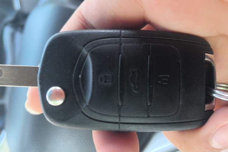 Used Baojun 310W 2017 1.5L Manual Fashion Model China V Vehicle Key