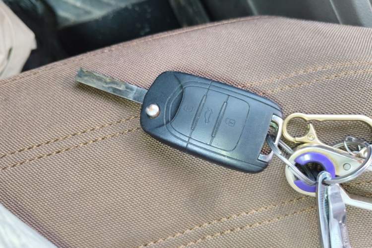Used Baojun 310W 2017 1.5L Manual Fashion Model China V Vehicle Key