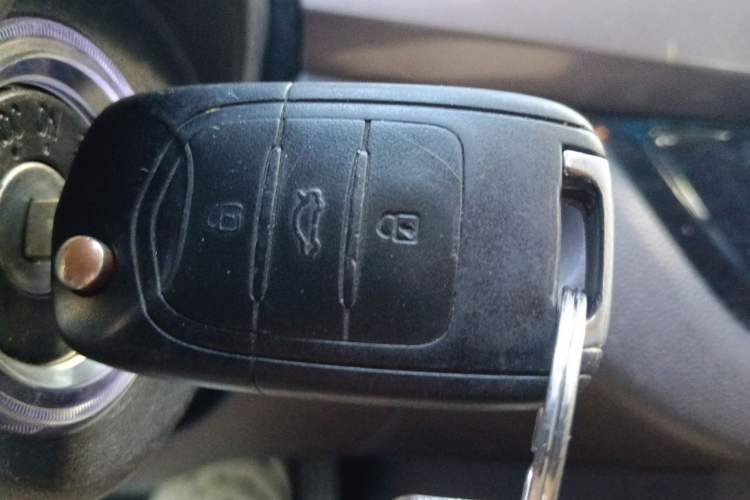 Used Baojun 310W 2017 1.5L Manual Fashion Model China V Vehicle Key