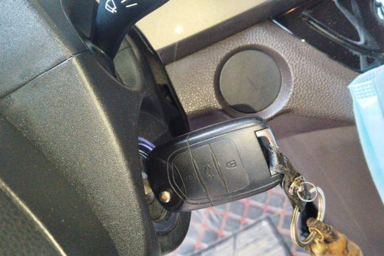 Used Baojun 310W 2017 1.5L Manual Fashion Model China V Vehicle Key