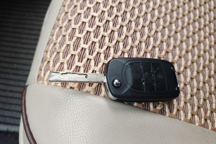 Used Baojun 310W 2017 1.5L Manual Fashion Model China V Vehicle Key