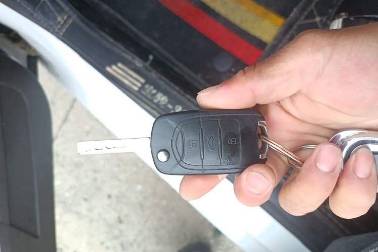 Used Baojun 310W 2017 1.5L Manual Fashion Model China V Vehicle Key