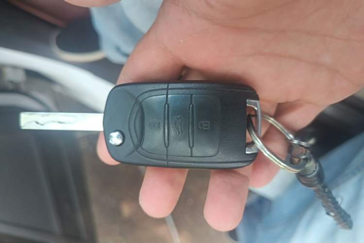 Used Baojun 310W 2017 1.5L Manual Comfort Version China VI Emission Standard Vehicle Key