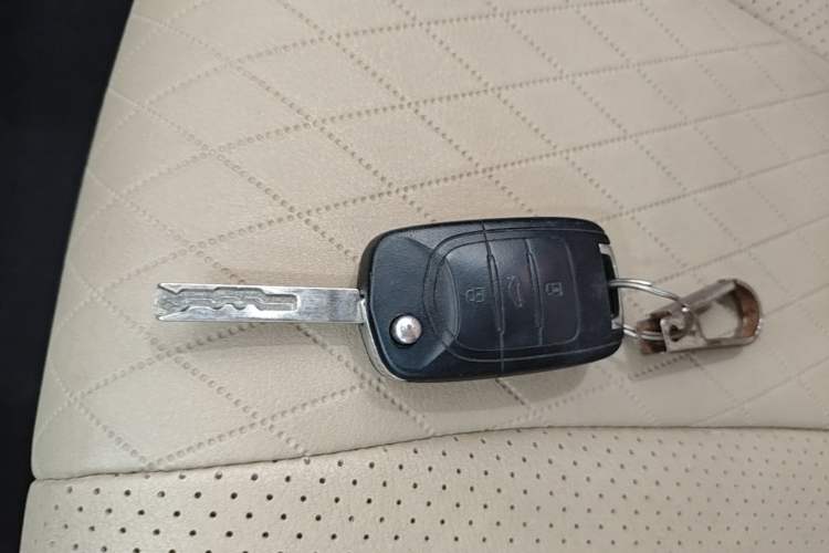Used Baojun 310W 2017 1.5L Manual Fashion Model China V Vehicle Key