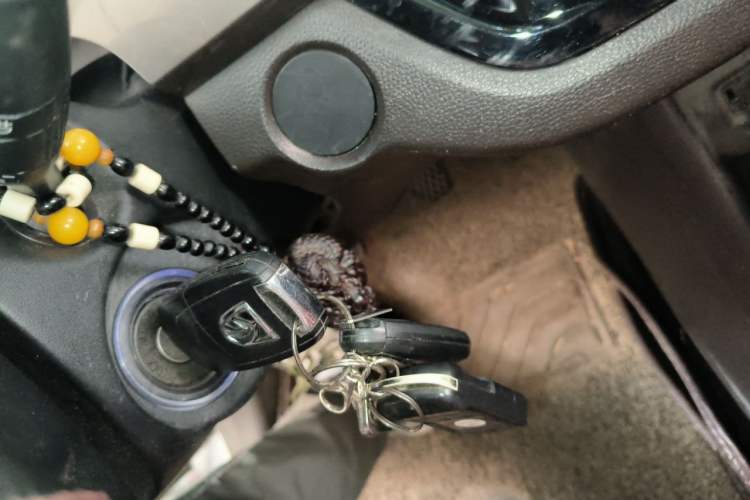 Used Baojun 310W 2017 1.5L Manual Fashion Model China V Vehicle Key