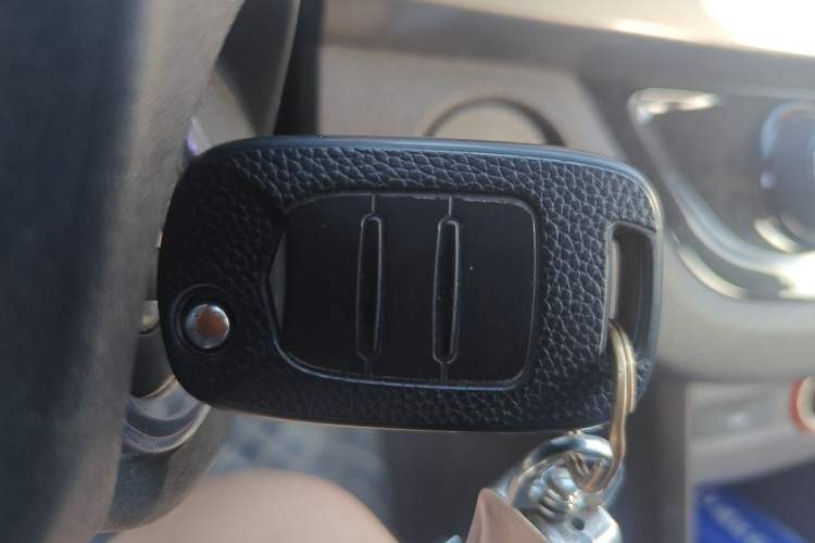 Used Baojun 310W 2017 1.5L Manual Fashion Model China V Vehicle Key