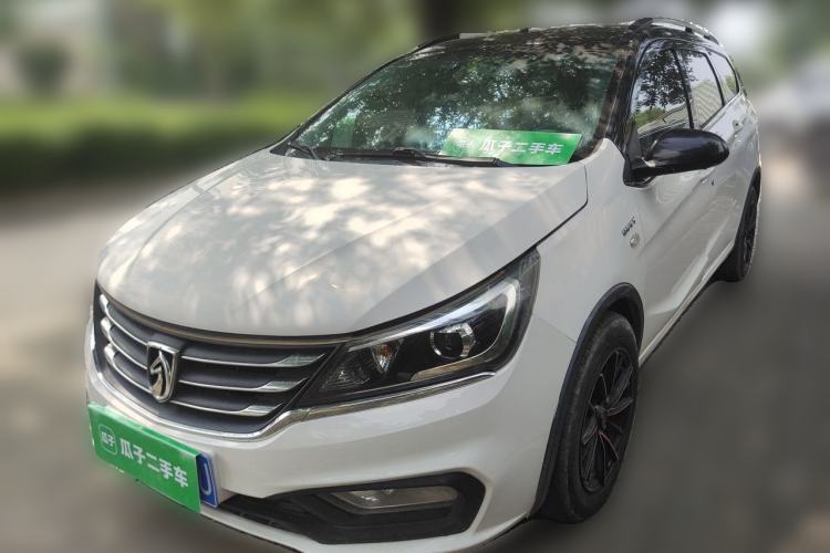 Used Baojun 310W 2017 1.5L Manual Fashion Edition China VI Guazi used car, China used car export, Used car for sale, Used Baojun cars, Cheapest cars for sale