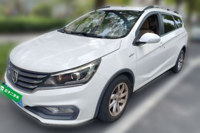 Used Baojun 310W 2017 1.5L Manual Fashion Model China V