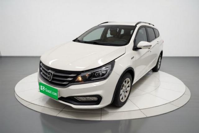 Used Baojun 310W 2017 1.5L Manual Fashion Model China V