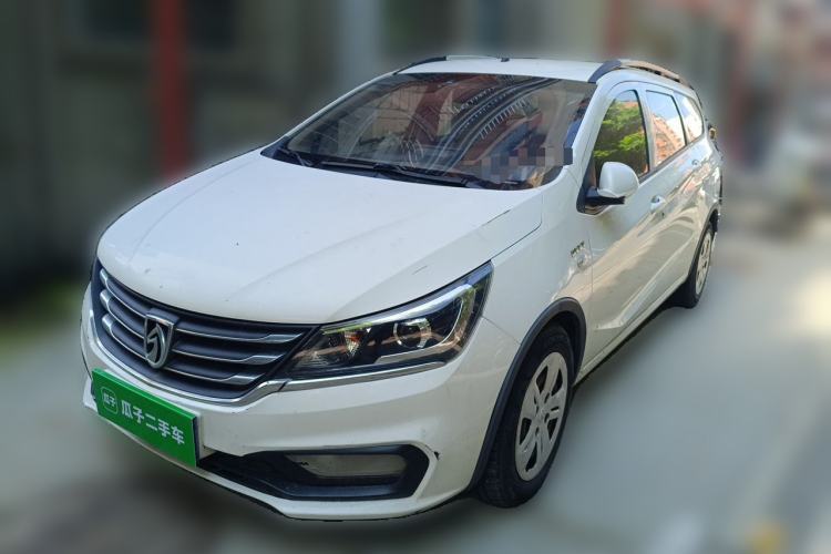 Used Baojun 310W 2017 1.5L Manual Comfort Version China V Guazi used car, China used car export, Used car for sale, Used  cars, Cheapest cars for sale