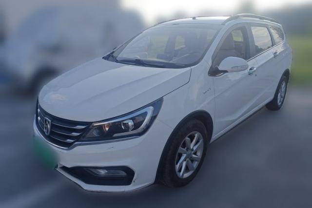 Used Baojun 310W 2017 1.5L Manual Fashion Model China V